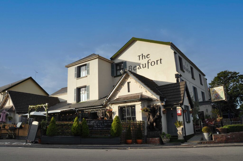 The Beaufort, Raglan