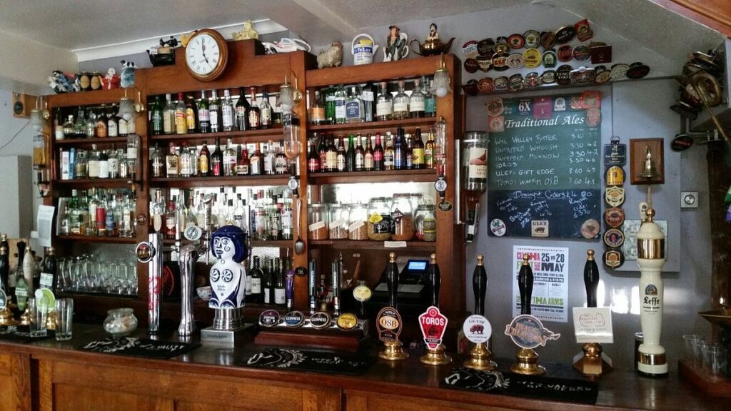 Clytha arms clytha