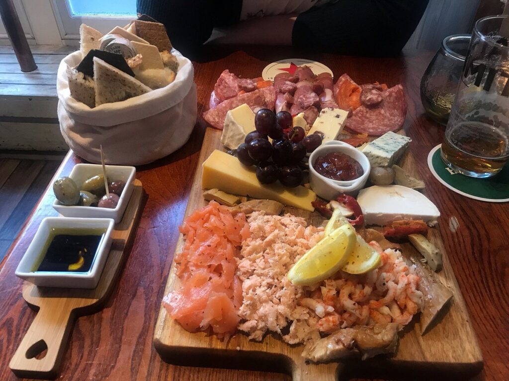 Mad platter microbar & kitchen usk